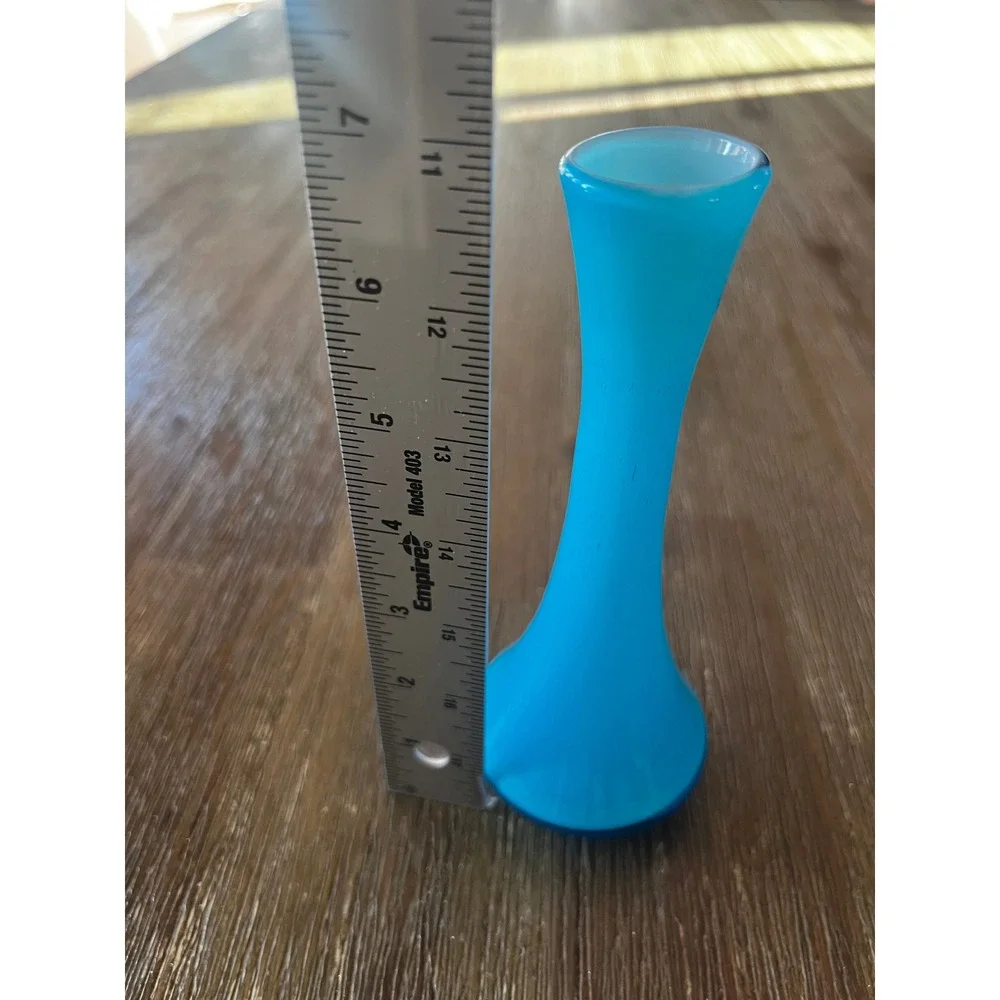 N/A vibrant turquoise